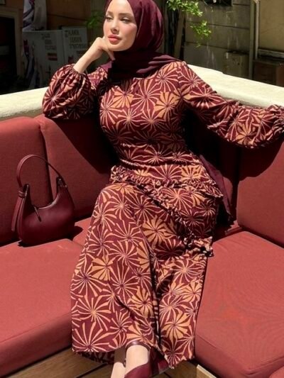 Robe satinée royale