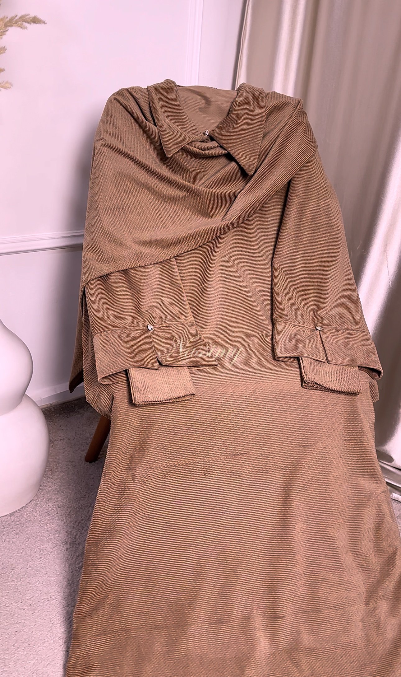 Abaya 3 pièces : écharpe + abaya + gants