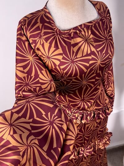 Robe satinée royale