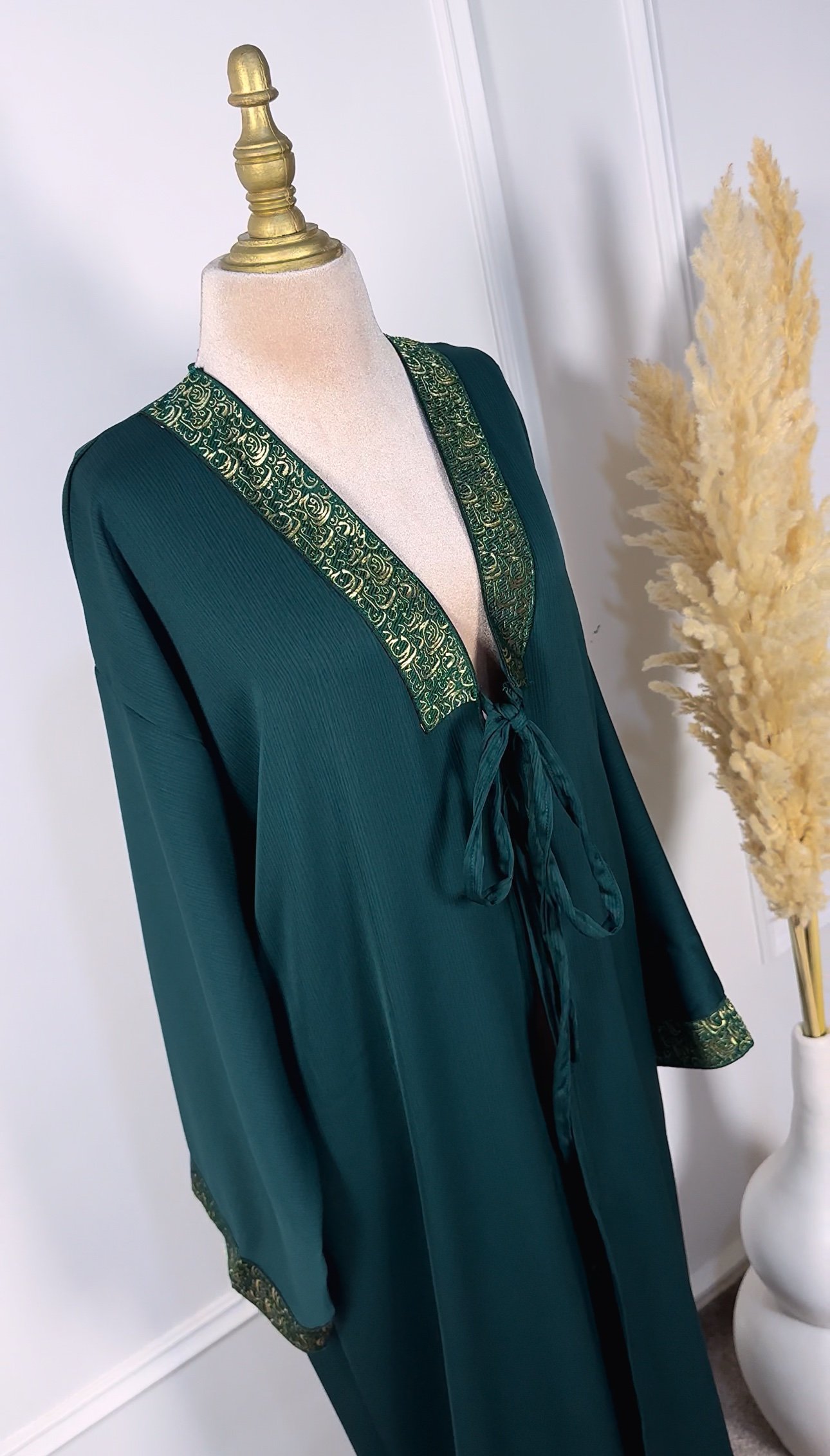 Abaya ouverte en dentelle