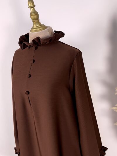 Abaya marron à boutons
