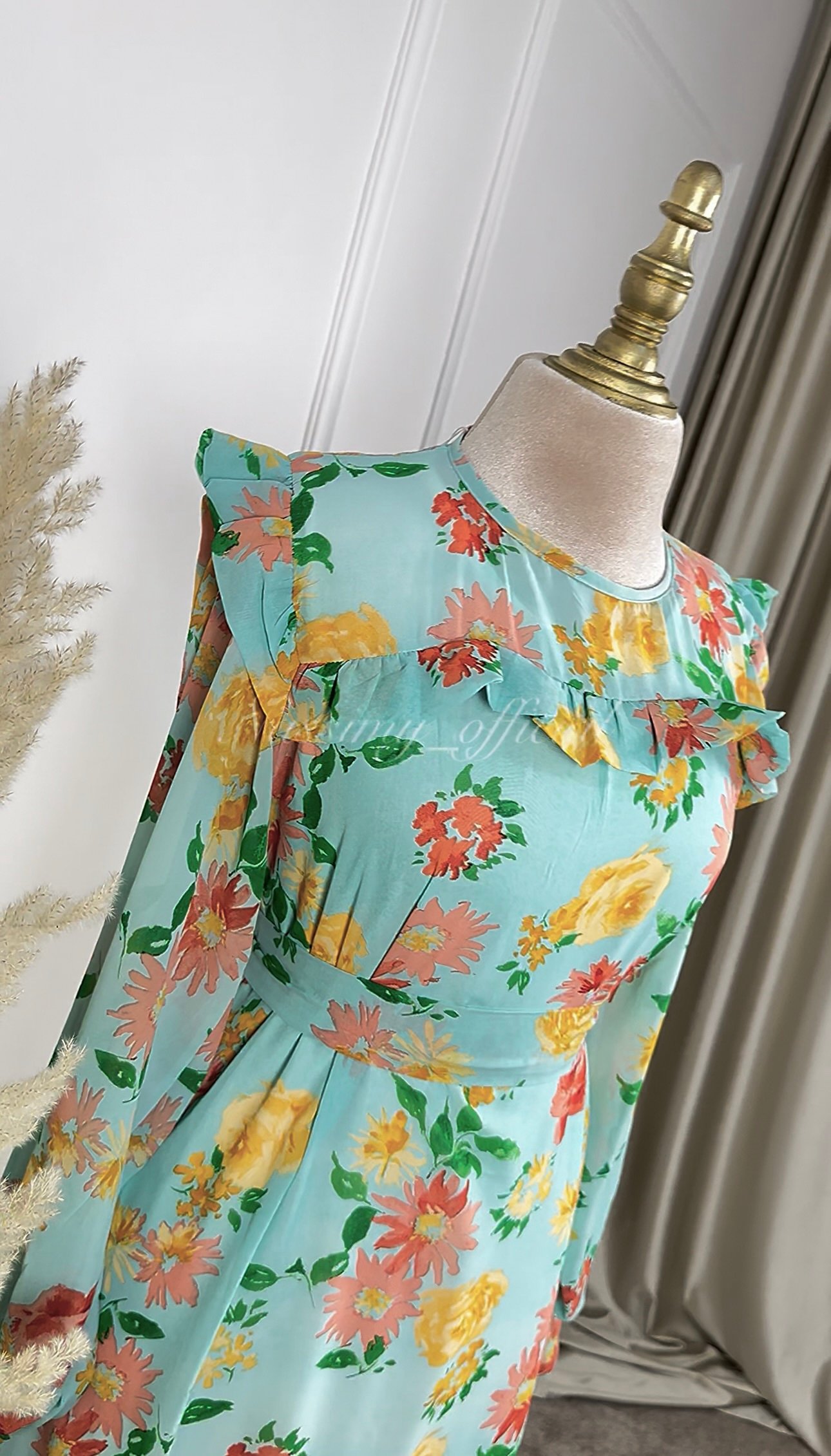 Robe en mousseline fleurie avec doublure sans manches – Image 8