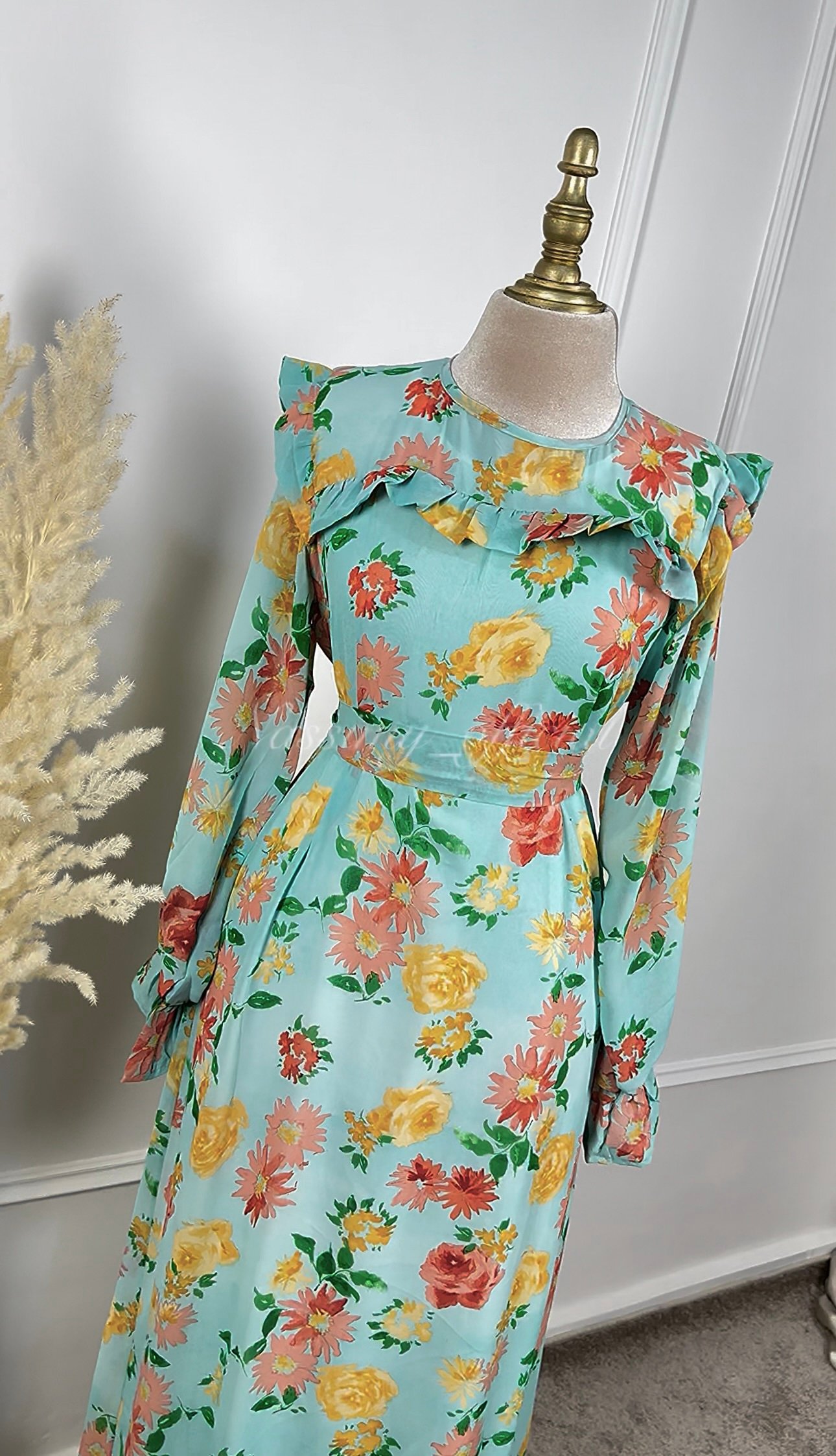 Robe en mousseline fleurie avec doublure sans manches – Image 7