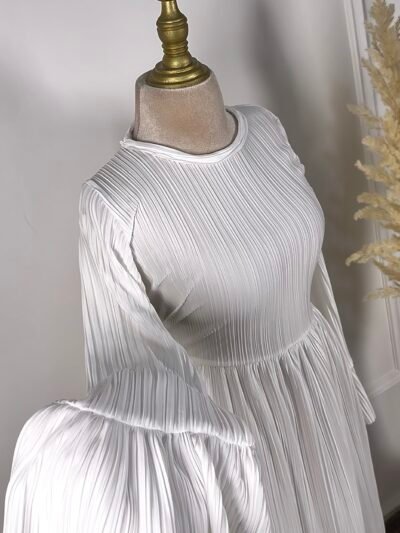 Robe blanche plissé