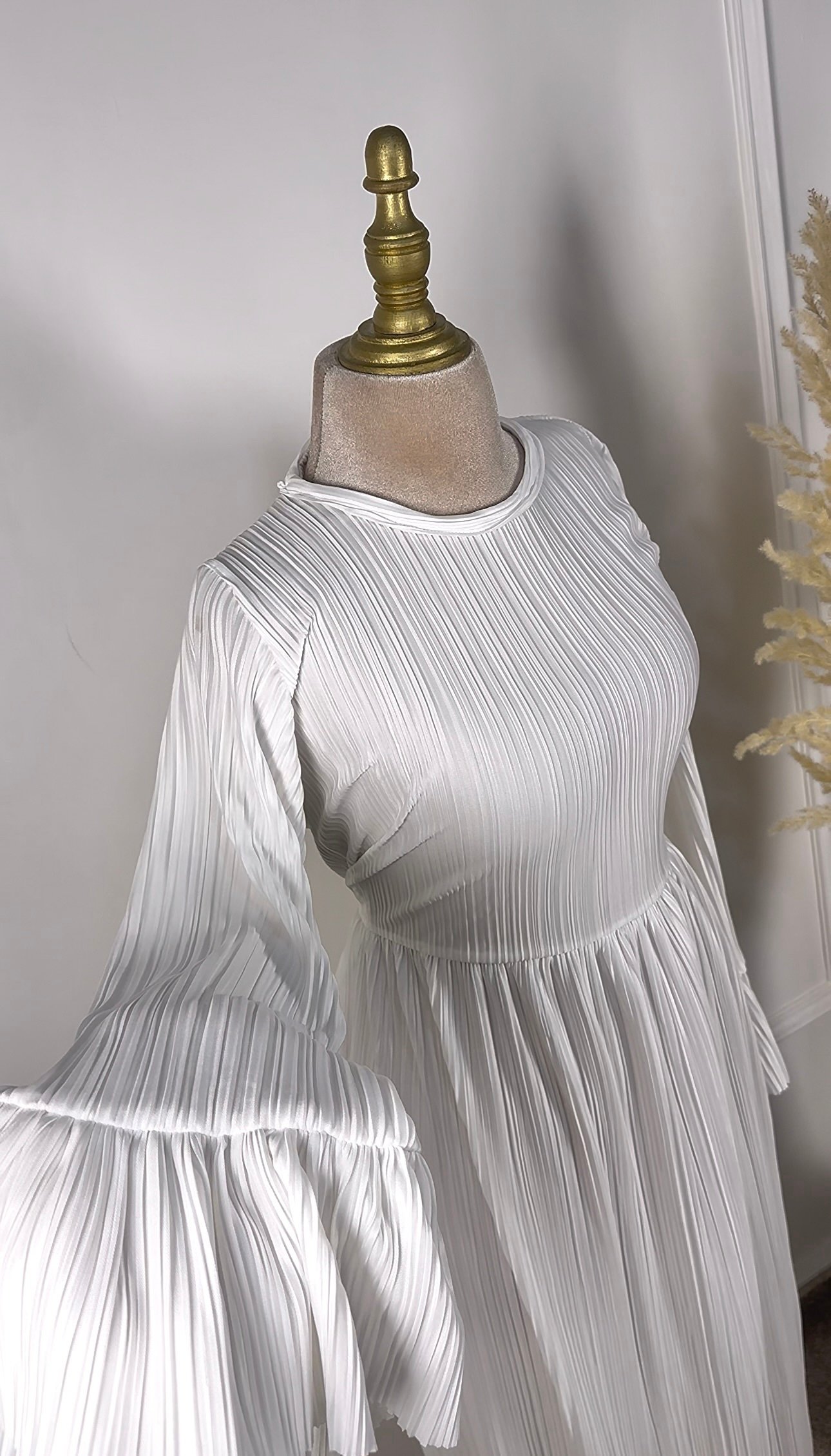 Robe blanche plissé – Image 6