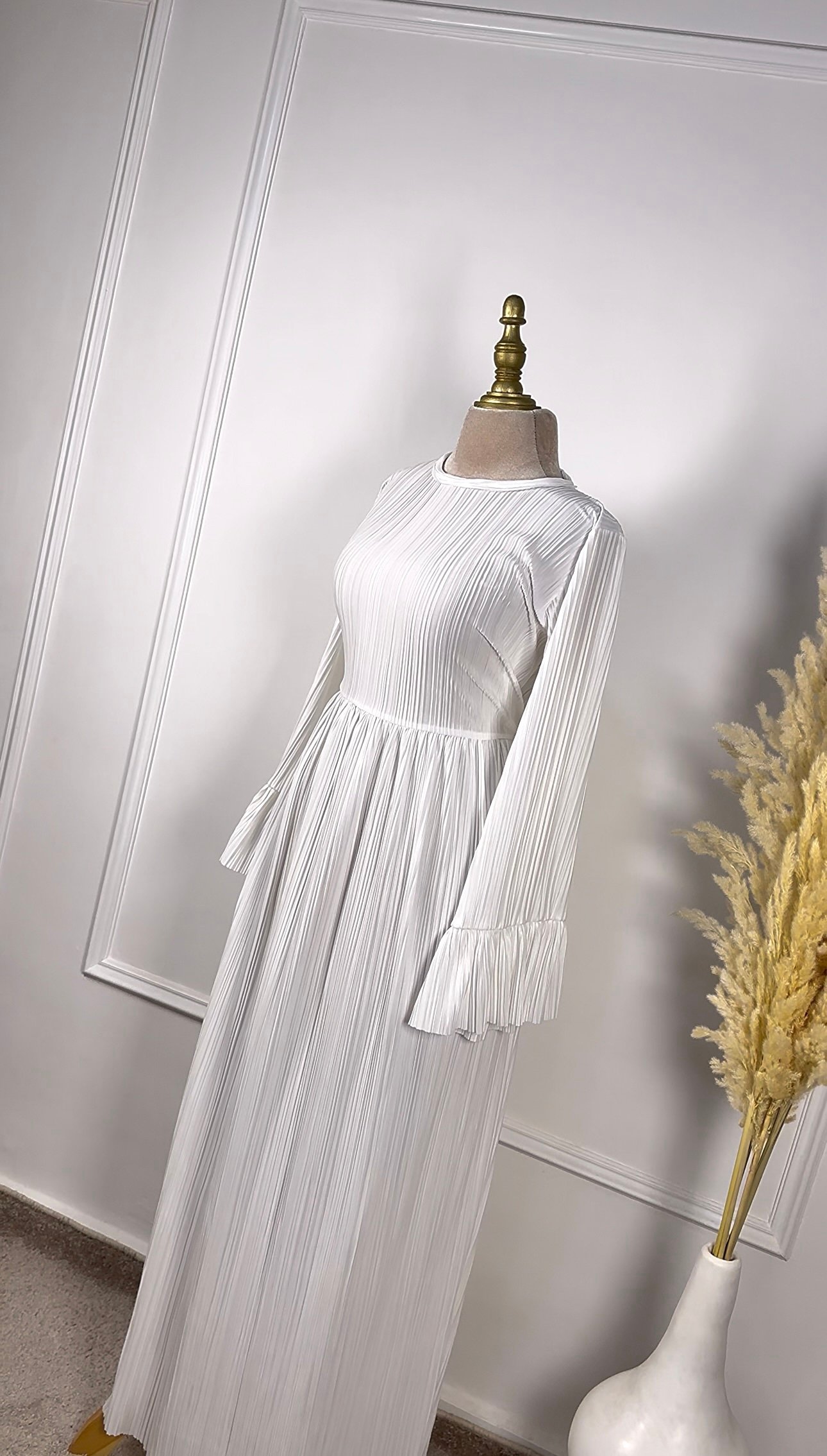 Robe blanche plissé – Image 2