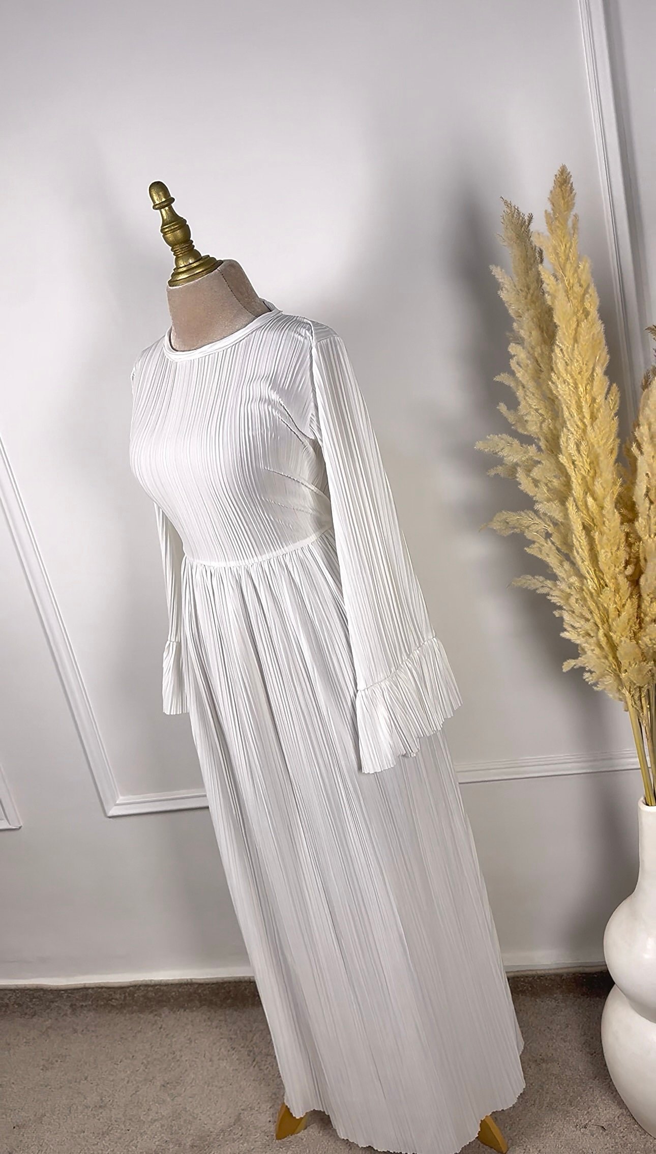 Robe blanche plissé – Image 5