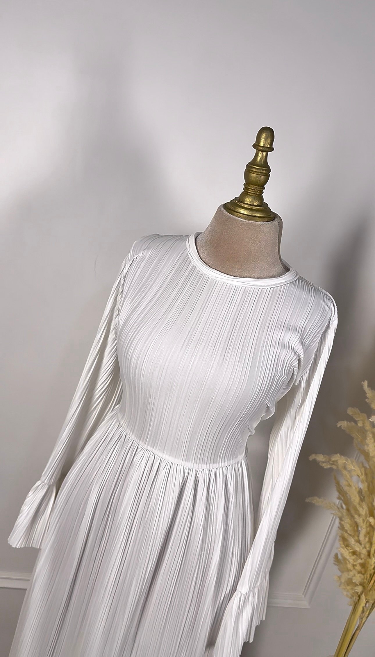 Robe blanche plissé – Image 3