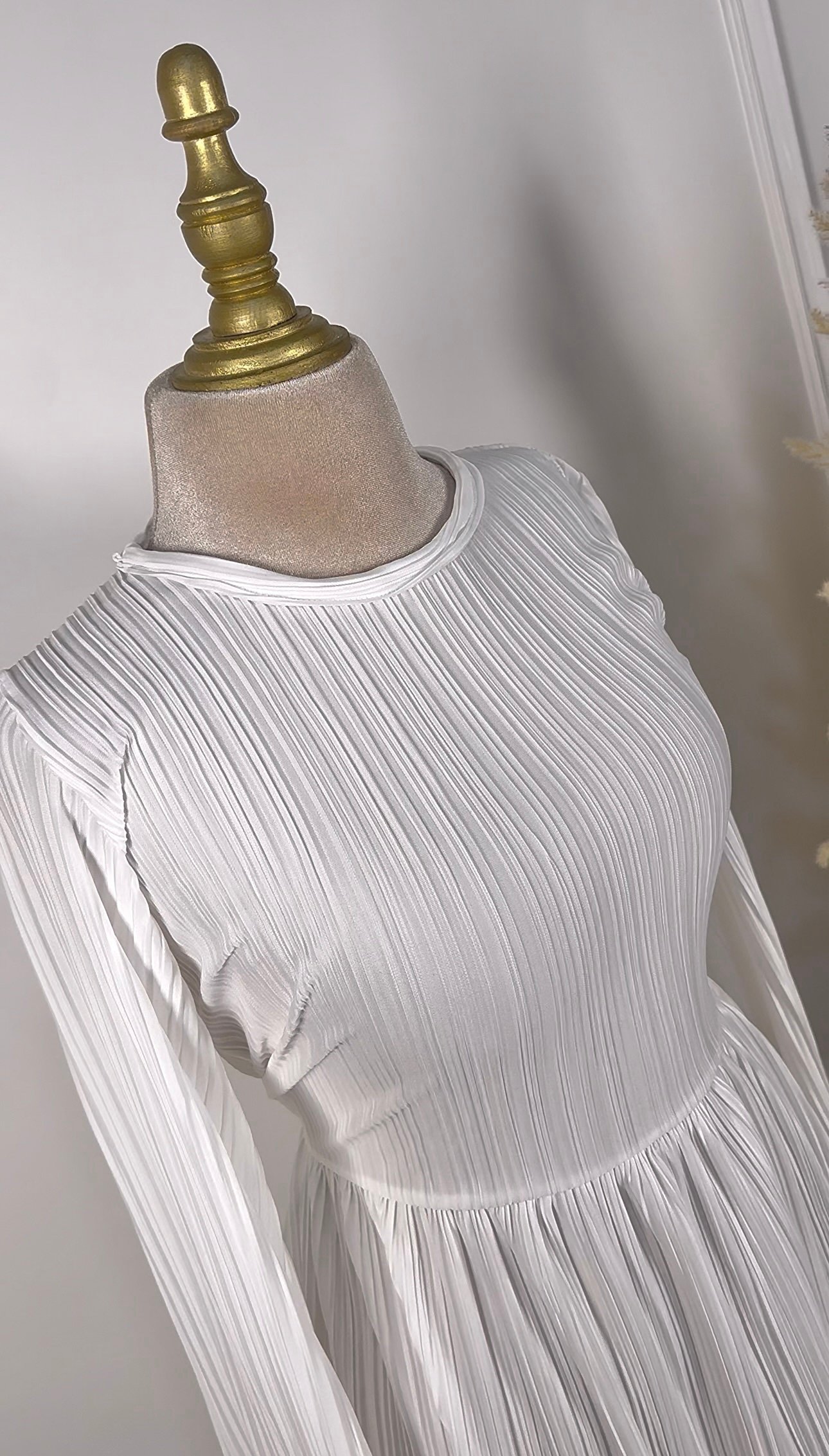 Robe blanche plissé – Image 4