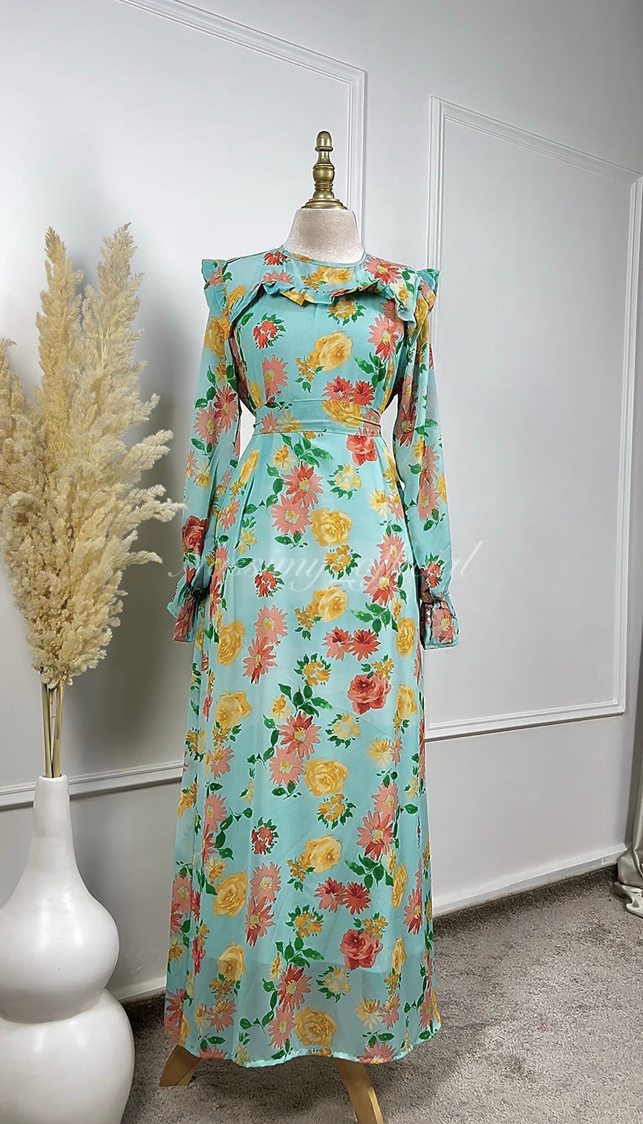 Robe en mousseline fleurie avec doublure sans manches – Image 2