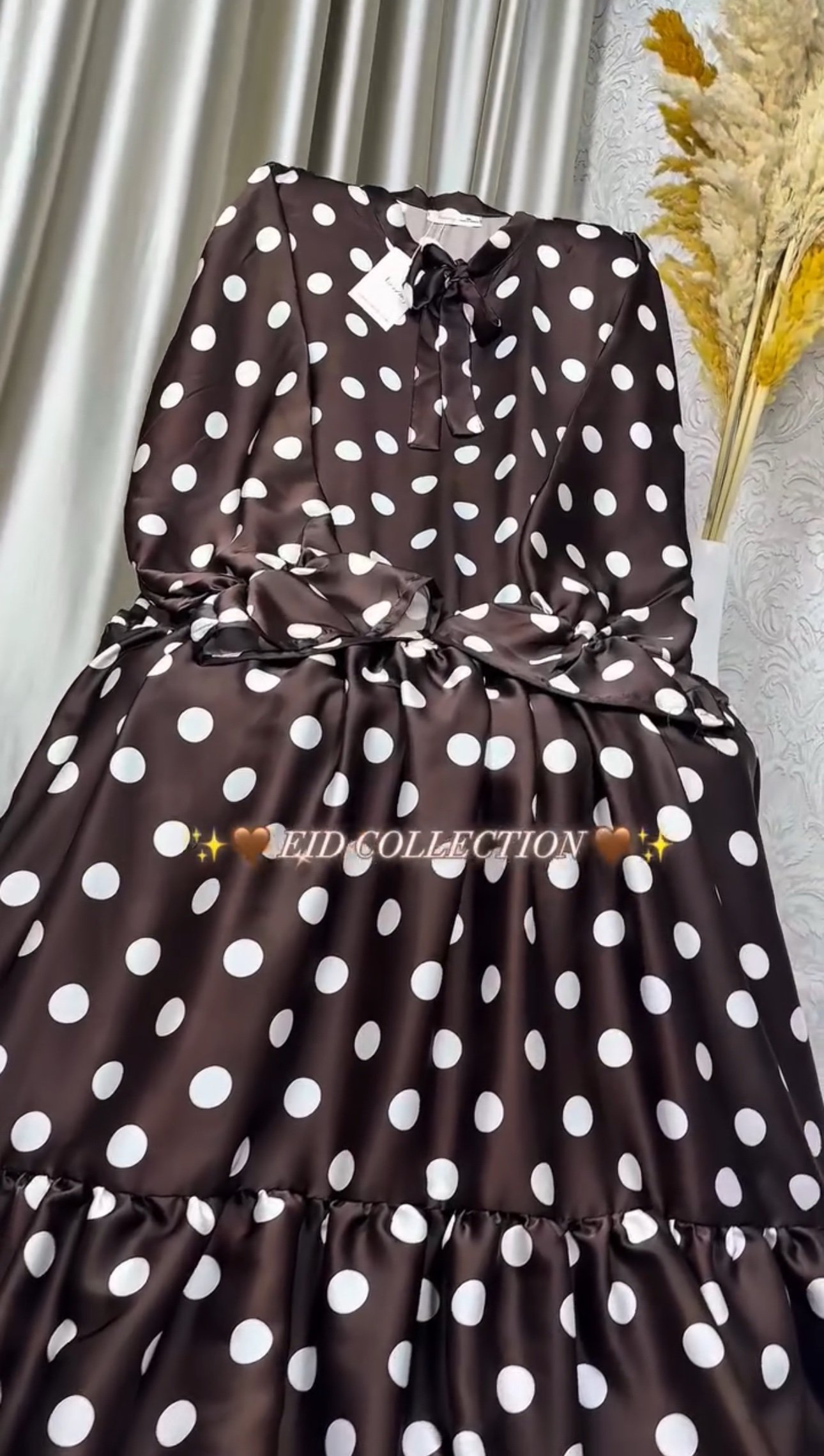 Robe marron satinée cloche – Image 3