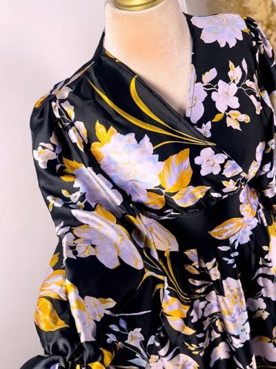 Robe fleurie satinée