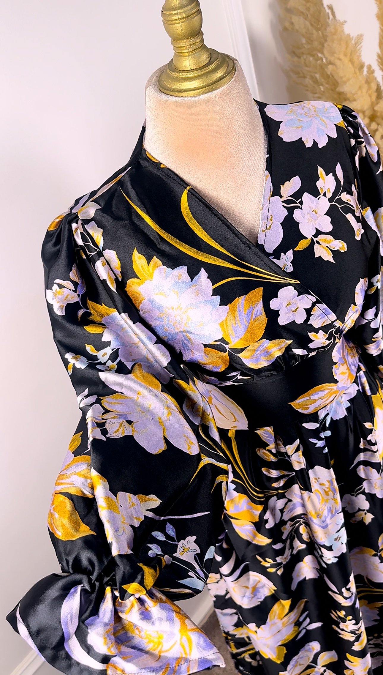 Robe fleurie satinée