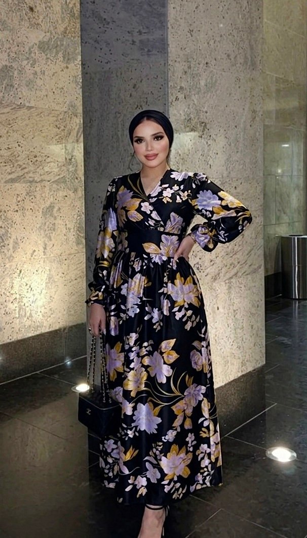Robe fleurie satinée – Image 2