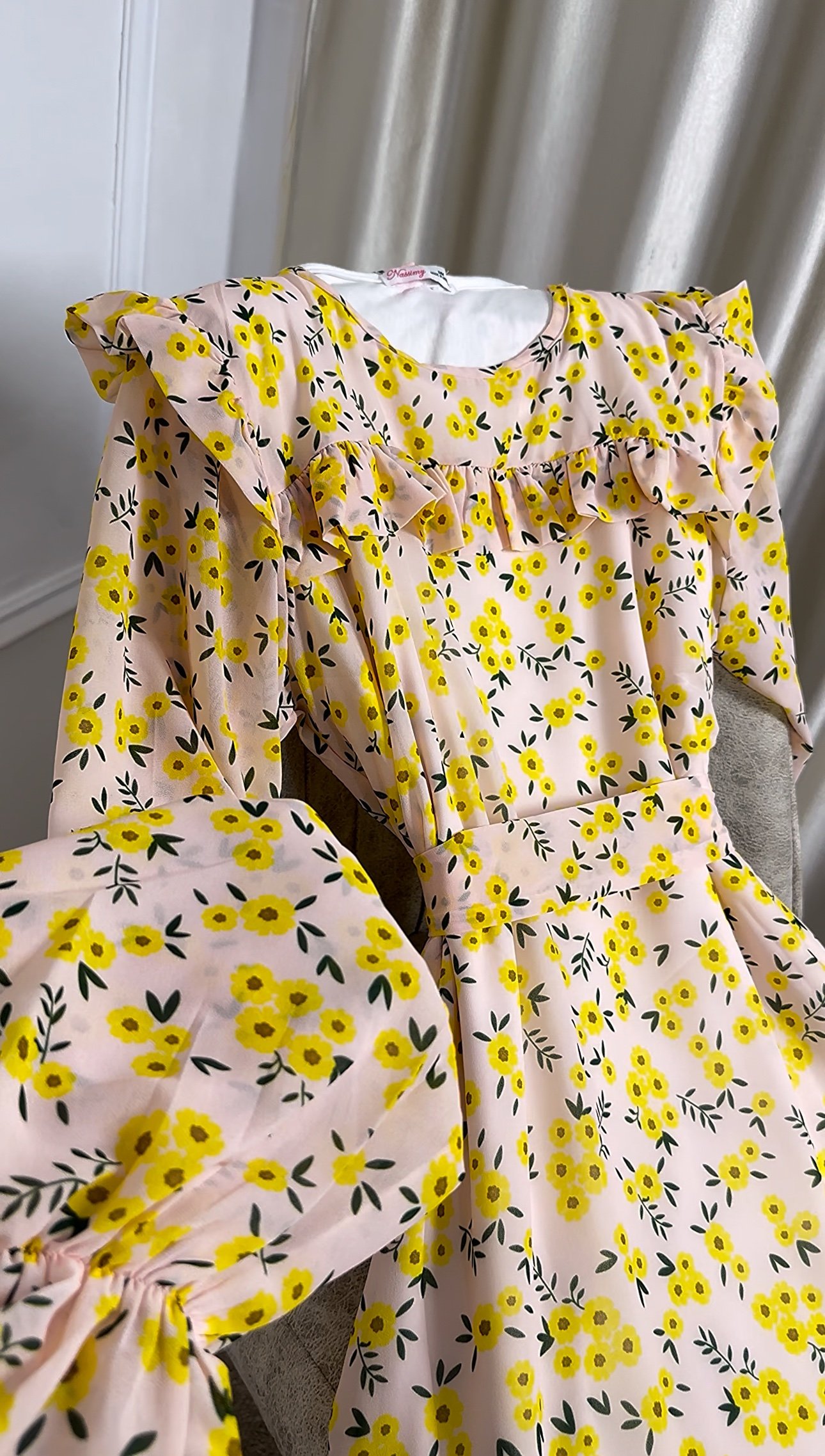 Robe en moussline avec un doublure sans manches – Image 4