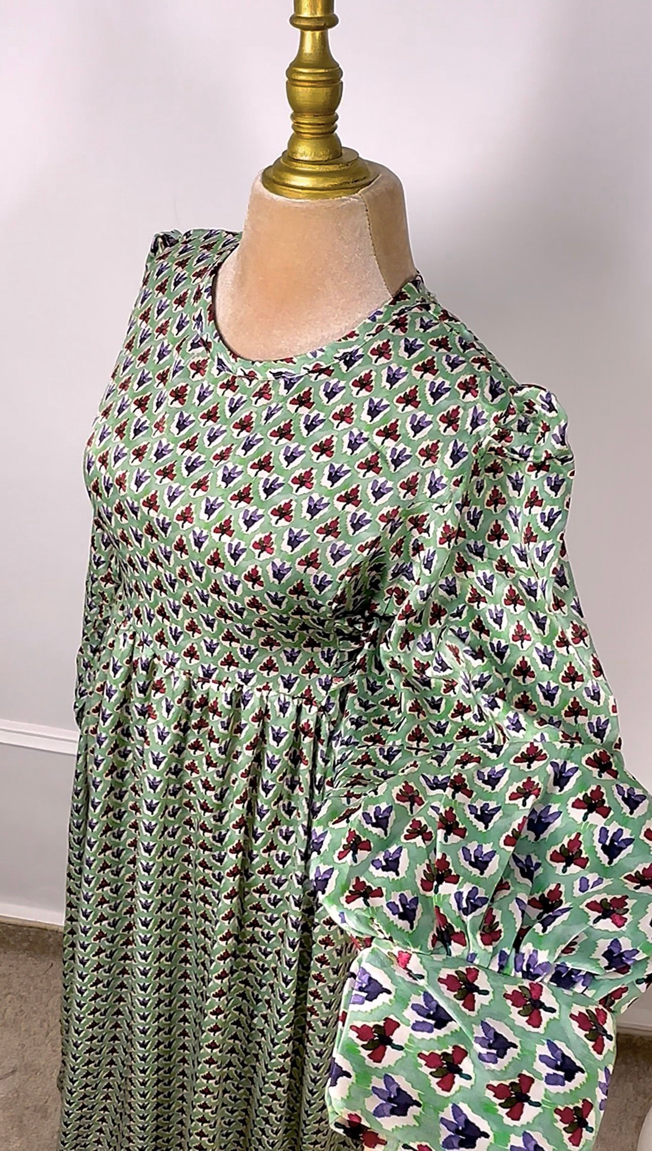 Robe en satin de soie – Image 6